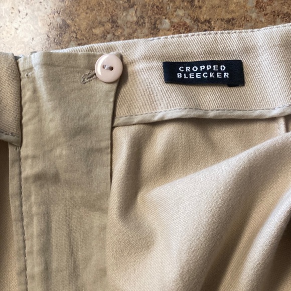 Lafayette 148 NY cropped Bleecker slim leg pants. Beige in size 6. - Picture 4 of 5